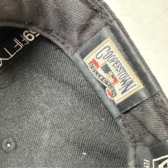 New Era MLB Chicago White Sox Black and Gray 59FIFTY Hat Cap - Picture 7 of 9